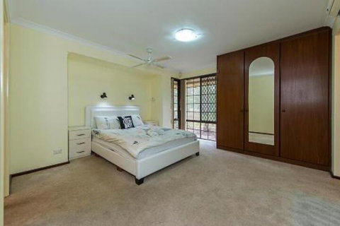 Holiday House On One Six Six - Foster Accommodation 5