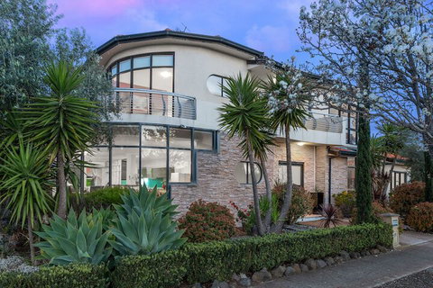 Villa De Marseilles Melbourne - Foster Accommodation 2