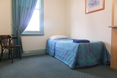Criterion Hotel Warwick - Foster Accommodation 5