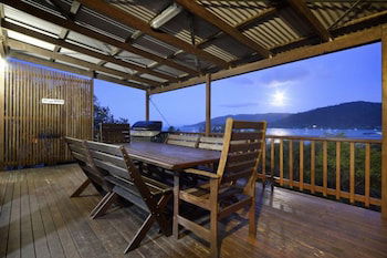 Airlie Getaway - Views - Foster Accommodation 5