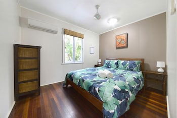 Airlie Getaway - Views - Foster Accommodation 2
