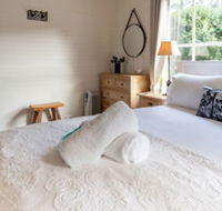 ARCADIA - The Barn Cottage  Rosehill Cottage - Foster Accommodation