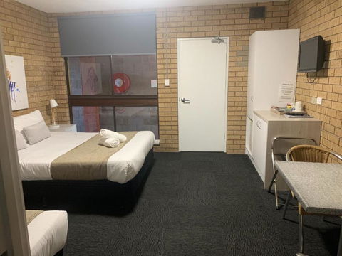 Alpine Hotel Bright - Foster Accommodation 1