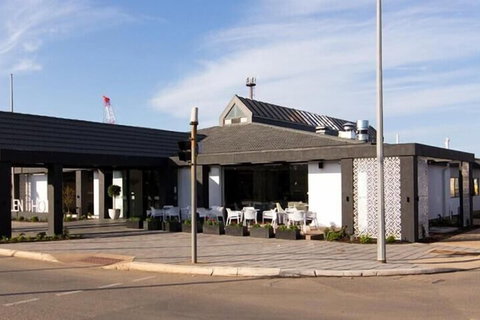 Ellen Hotel - Foster Accommodation 2