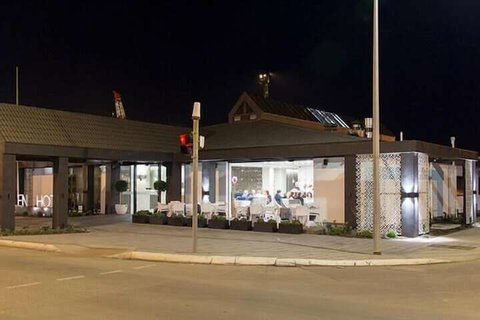 Ellen Hotel - Foster Accommodation 5