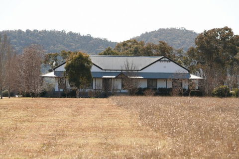 The Farmhouse At Blue Wren Wines - Foster Accommodation 7