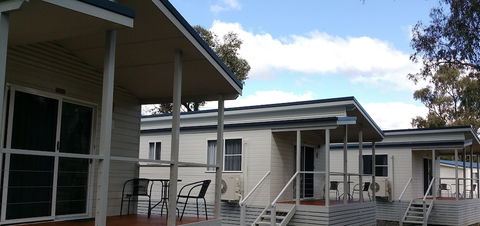 Yea Riverside Caravan Park - Foster Accommodation 1