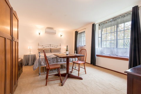Sienna Lodge - Foster Accommodation 7