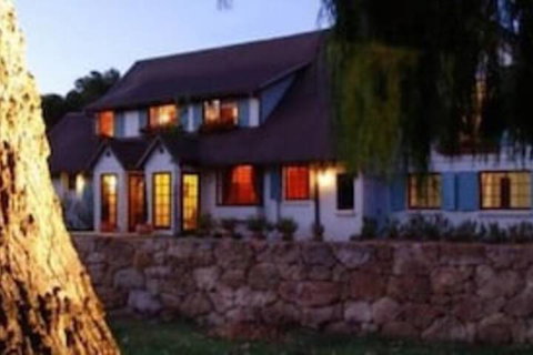 Sienna Lodge - Foster Accommodation 1