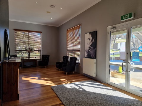 Tumbarumba Motel & Elms Restaurant - Foster Accommodation 3