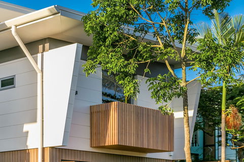 A PERFECT STAY - KoKo's Beach Houses 1 And 2 - Foster Accommodation 0