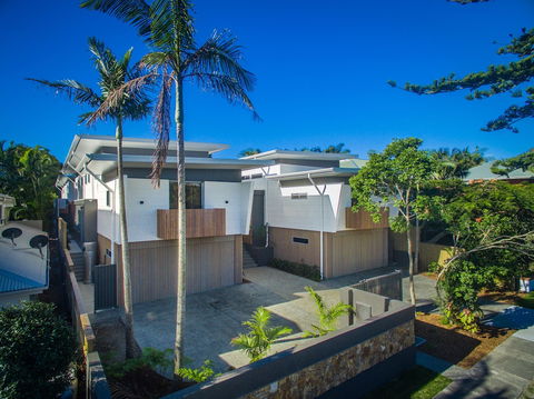 A PERFECT STAY - KoKo's Beach Houses 1 And 2 - Foster Accommodation 3
