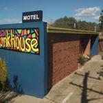 Bunkhouse Motel - Foster Accommodation 0