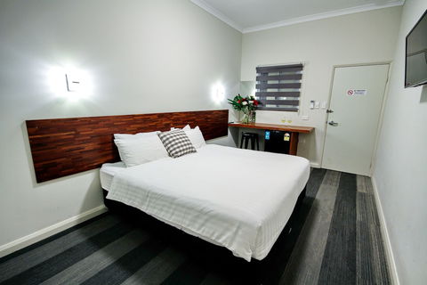 Gallery Hotel - Foster Accommodation 3