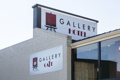 Gallery Hotel - Foster Accommodation 0