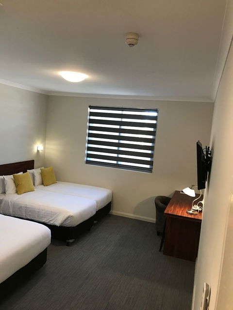 Gallery Hotel - Foster Accommodation 5