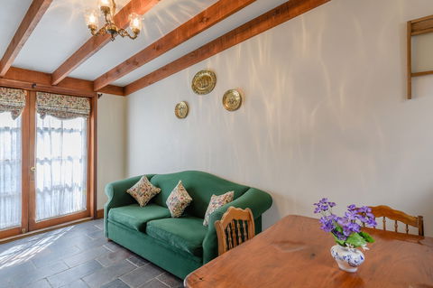 Bridge Cottage - Foster Accommodation 4