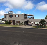 Warwick Vines Motel - Foster Accommodation