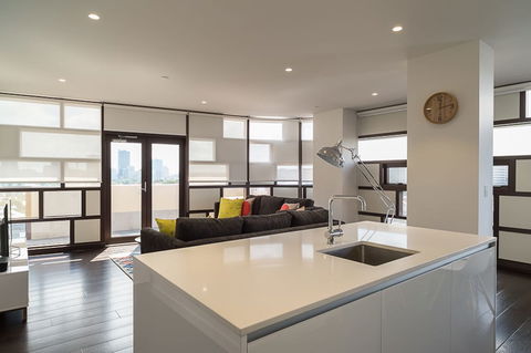 AKOM Prahran - Foster Accommodation 0
