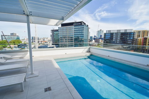 Belise Apartments - Foster Accommodation 1