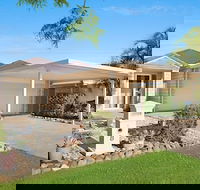 Central Redcliffe Holiday House