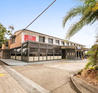 Nightcap at Camp Hill Hotel - Foster Accommodation