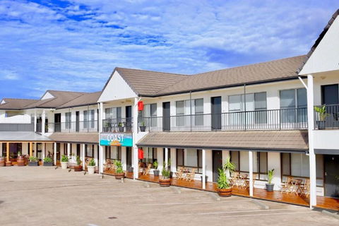 COAST Motel And Apartments - Foster Accommodation 1