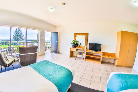 COAST Motel And Apartments - Foster Accommodation 6