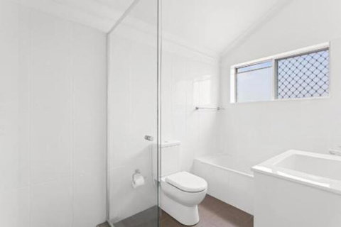 The Pines 5 - Foster Accommodation 3