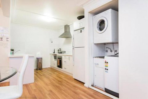 Park Terrace 2 - Foster Accommodation 6