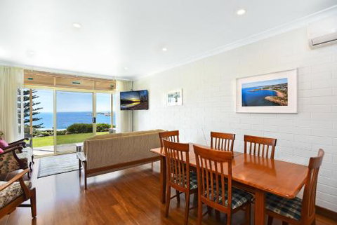 The Dolphins Beachfront Apartments - Foster Accommodation 5