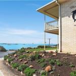 The Dolphins Beachfront Apartments - Foster Accommodation 0