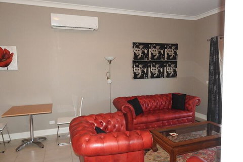 Barklysuites Apartments - Foster Accommodation 3