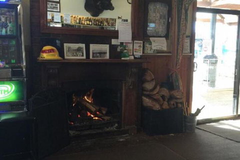 Snake Valley Hotel - Foster Accommodation 5