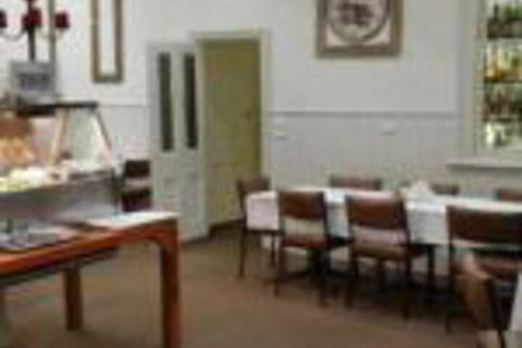 Snake Valley Hotel - Foster Accommodation 0