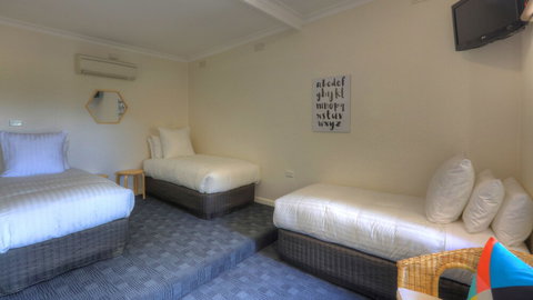 Corryong Hotel Motel - Foster Accommodation 0