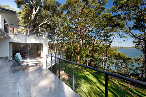 Brae Villa - Foster Accommodation 2