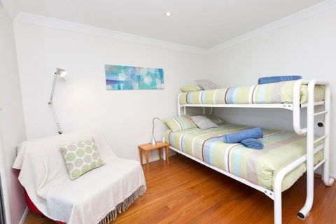 Brae Villa - Foster Accommodation 3