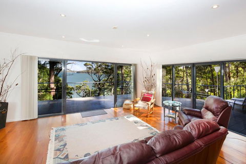 Brae Villa - Foster Accommodation 6