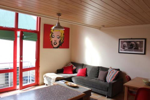Cora Lynn Apartment 18 - Foster Accommodation 2