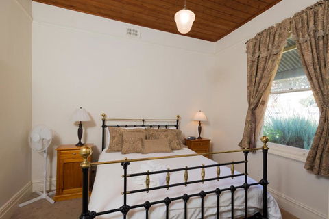 Abaleen House - Foster Accommodation 2