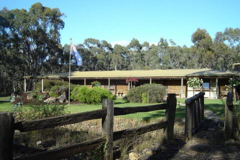 Gunyah Valley Retreat - Foster Accommodation 4