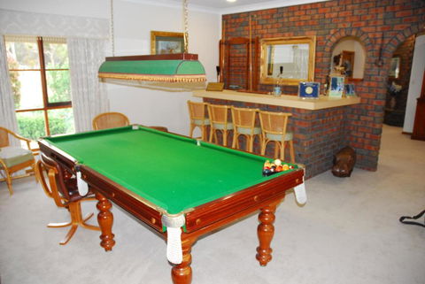 Gaerwood B & B - Foster Accommodation 3