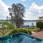 The House On The Lake At Fishing Point Lake Macquarie Honestly Put The Line In & Catch Fish - Foster Accommodation 0
