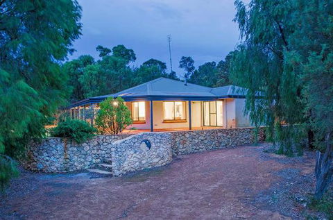 Yallingup Pet Friendly Bush Retreat - Foster Accommodation 4