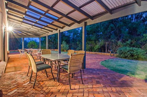 Yallingup Pet Friendly Bush Retreat - Foster Accommodation 2