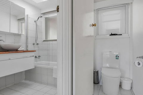 Long Beach House Apartments Sandy Bay - Foster Accommodation 0