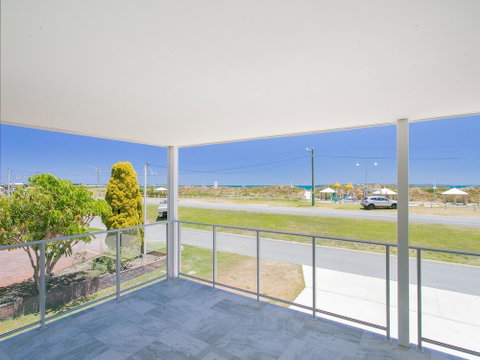 Beach Rd Villas By Rockingham Apartments - Foster Accommodation 1