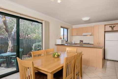 Park Avenue - Forest Hill - Foster Accommodation 0