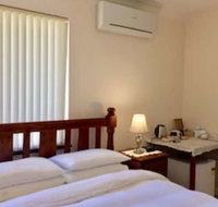 The Royal Dolphin BB in Safety Bay - Foster Accommodation